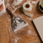 Reboucher saignée placo avec outils et MAP